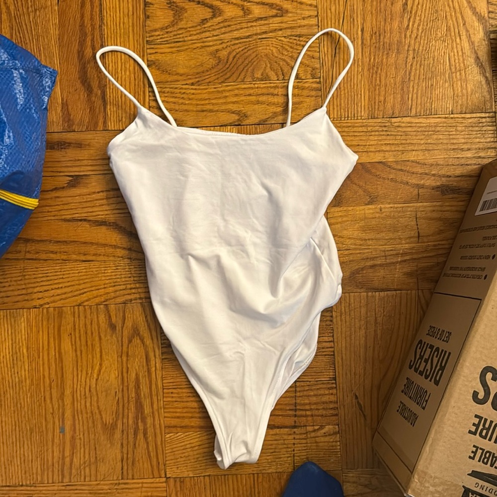 BRAND NEW WHITE STRAPPY ZARA BODYSUIT